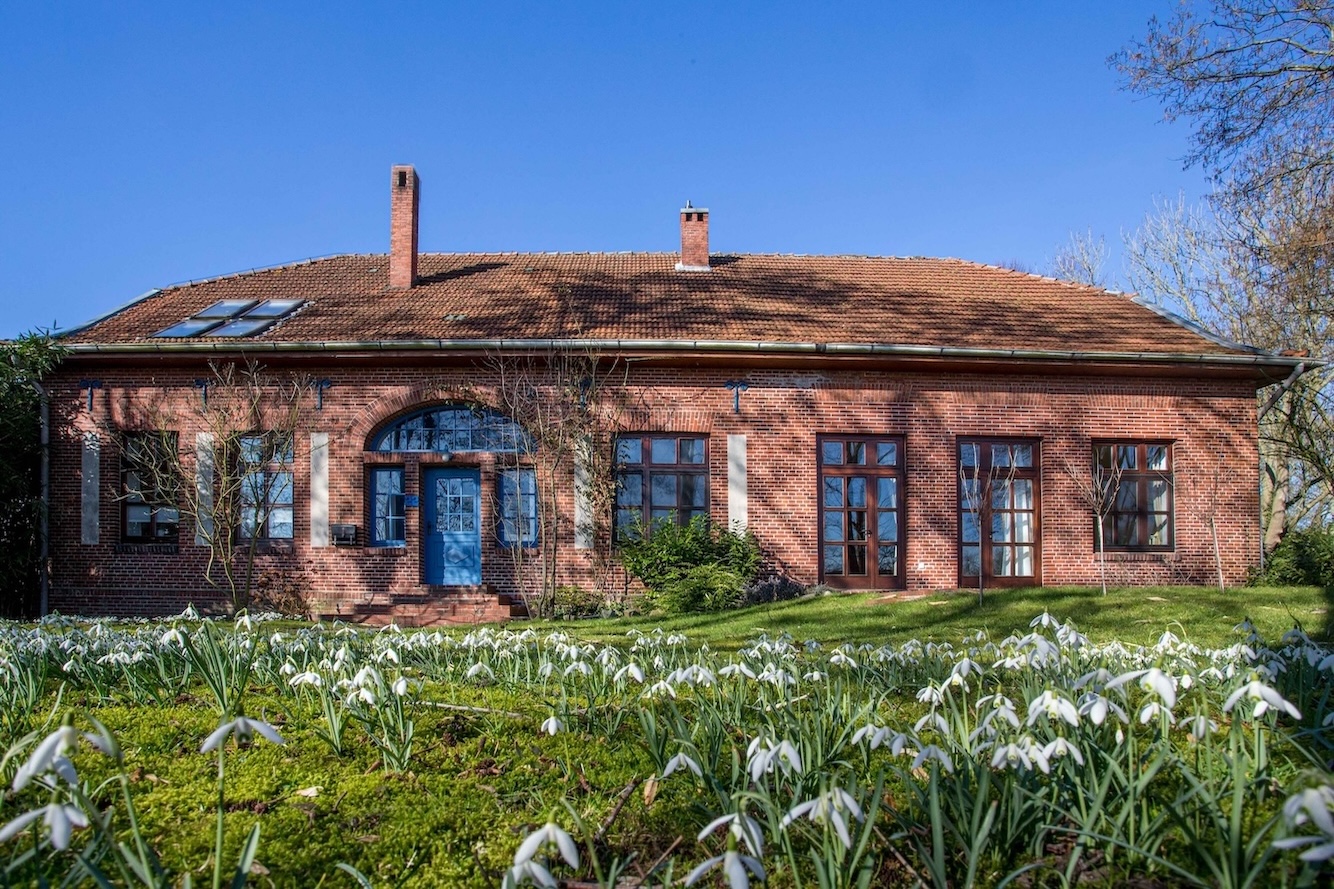 Tolle 3-Zimmer-Ferienwohnung mit Herz, Geschichte und Charme in Süllwarden! Tolle 3-Zimmer-Ferienwohnung mit Herz, Geschichte und Charme in Süllwarden!