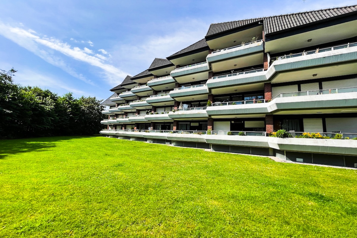 Mehr Sonne, mehr Komfort: Gepflegte Ferienwohnung mit Sonnenloggia und Tiefgarageneinstellplatz!